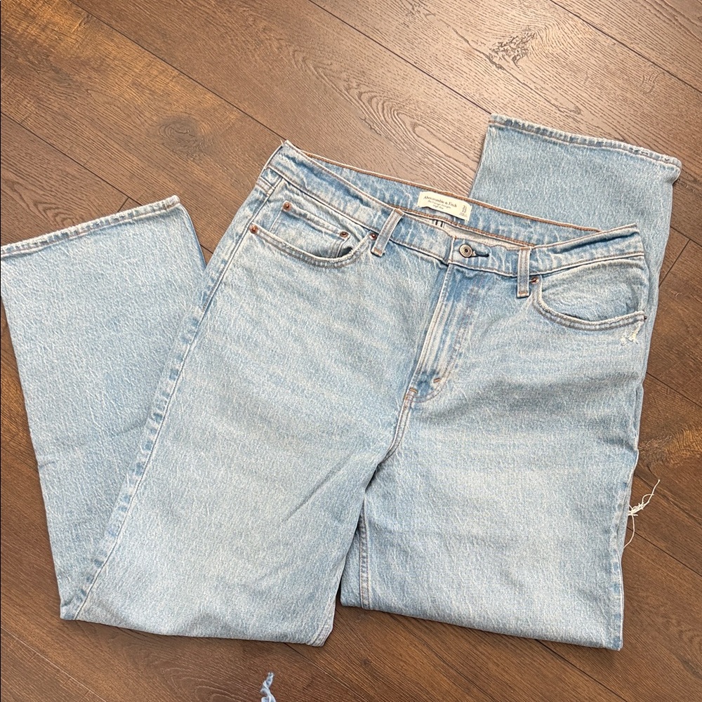 Abercrombie & Fitch - The Vintage Straight - High Rise 31/12L - Light Wash